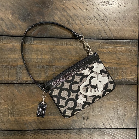 NEW AUTHENTIC Coach Black and White Wristlet with Strap - Picture 5 of 7
